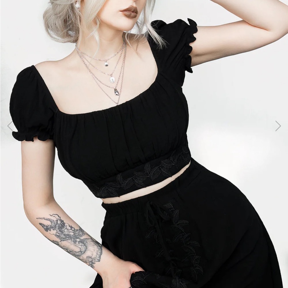 Vine Crop Top